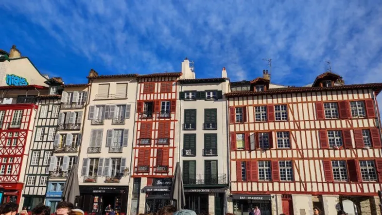 Ouverture internationale 1478 52e92f_00cd2122265d4f7ca14250ad5a6db441~mv2