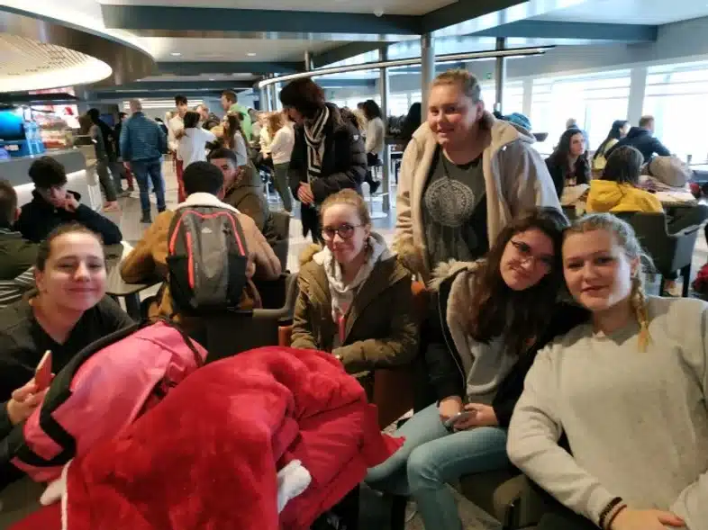 Ouverture internationale 1518 52e92f_25152f8e60e444cd8a0445cf3ed0a5b3~mv2