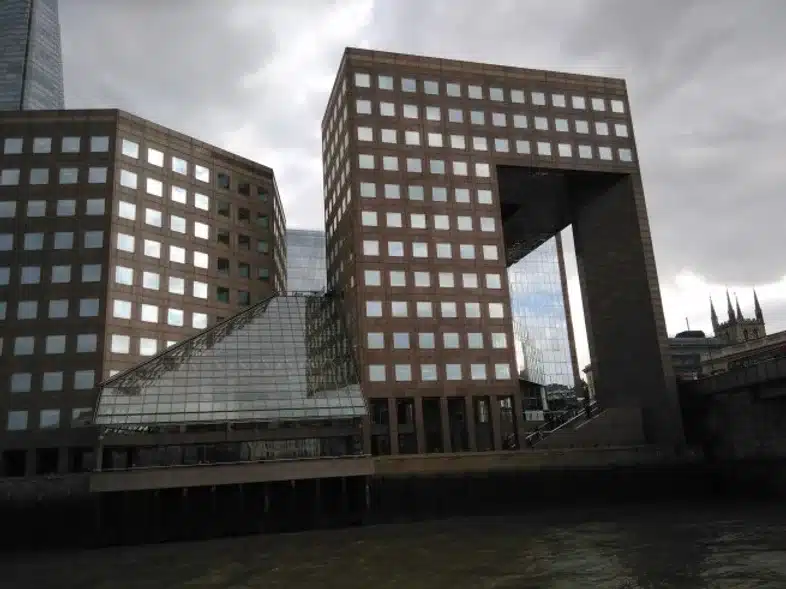 Ouverture internationale 1541 52e92f_30843a21a61349c4a9d42d0fb6d0c896~mv2