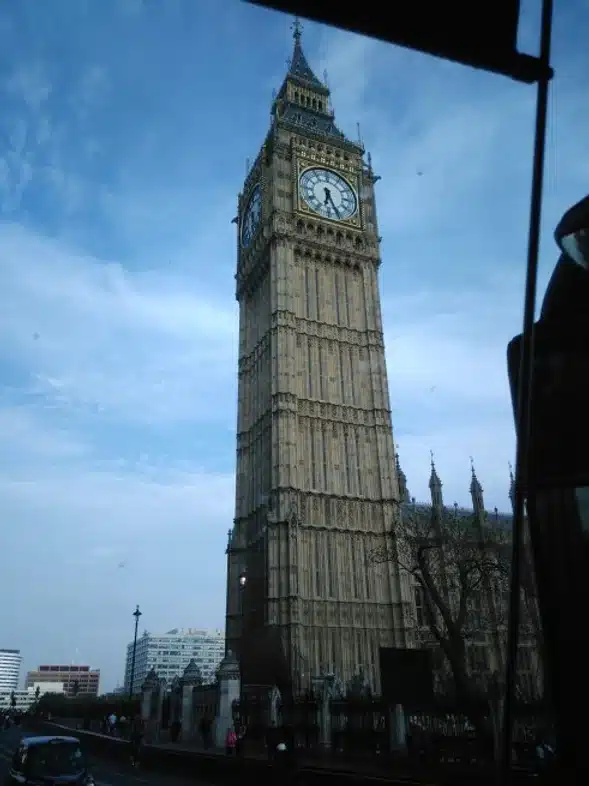 Ouverture internationale 1545 52e92f_424c490818d7409a96c7e998a139ef45~mv2