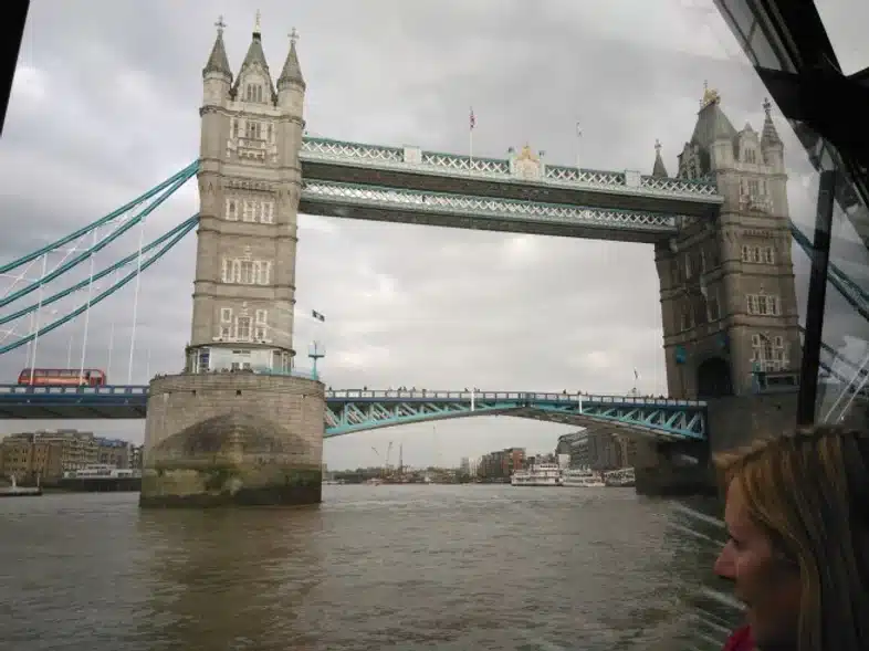 Ouverture internationale 1554 52e92f_4e7d02af8a024929808f3cb54dd8b40d~mv2