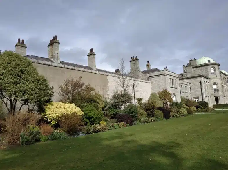 Ouverture internationale 1530 52e92f_53300861145a4b31b22bf25889231522~mv2