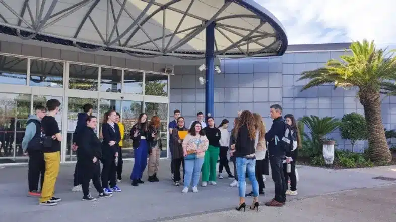 Ouverture internationale 1471 52e92f_8739e3d69dfb46d0af1b2ca77c8b0de0~mv2