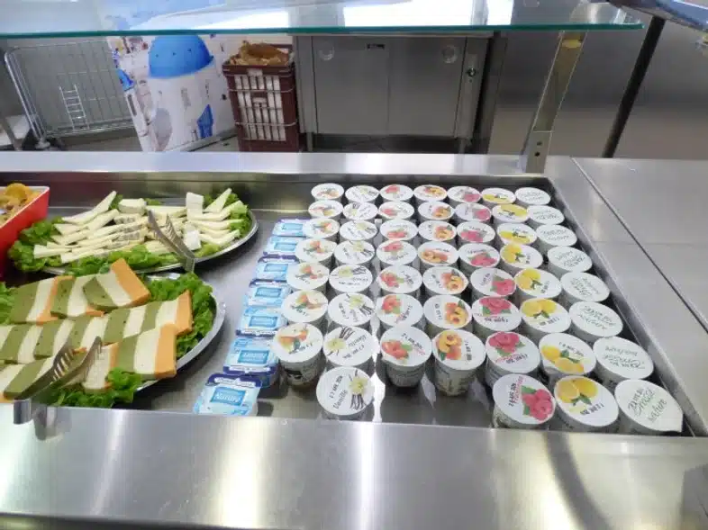 Restauration scolaire 9 52e92f_8b94f56de8ac4708aa2779cdd9a3442c~mv2