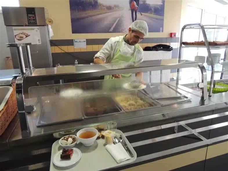 Restauration scolaire 11 52e92f_ac1c3699419949f6bc973b3dcff840d0~mv2