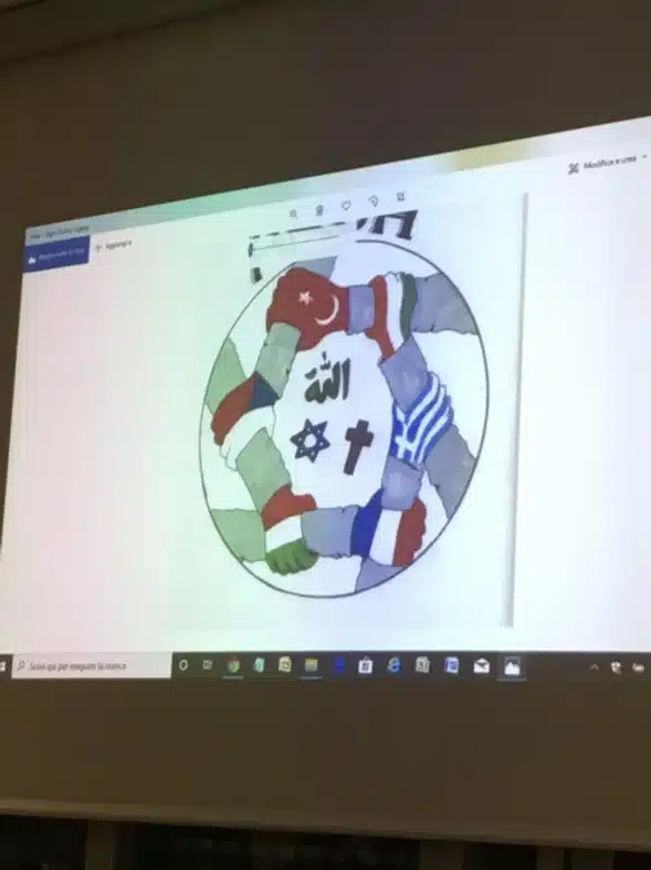 Ouverture internationale 1487 52e92f_e08f4ca52d5a49b19eea04b5e454ac1a~mv2