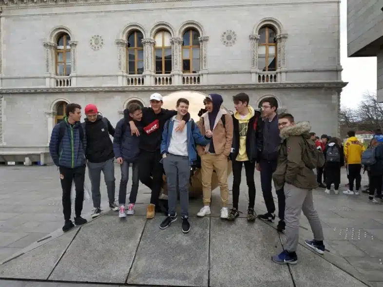 Ouverture internationale 1525 52e92f_fa4bebb9ae3249b8b156830eadfaac66~mv2