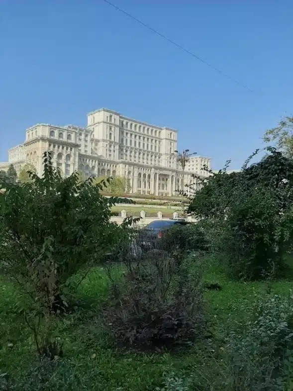 Ouverture internationale 885 52e92f_037d040e8dc14e67afc7aff4fb49ce59~mv2