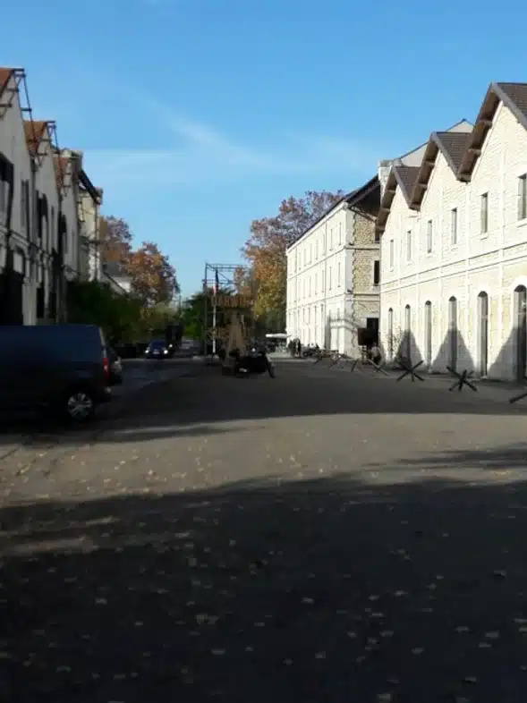 Ouverture internationale 1061 52e92f_03d61a0924654d7bb81a3c29f258e5b7~mv2