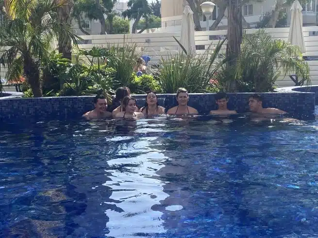 Ouverture internationale 224 52e92f_0497f69954124e32a9ef96514a792f17~mv2