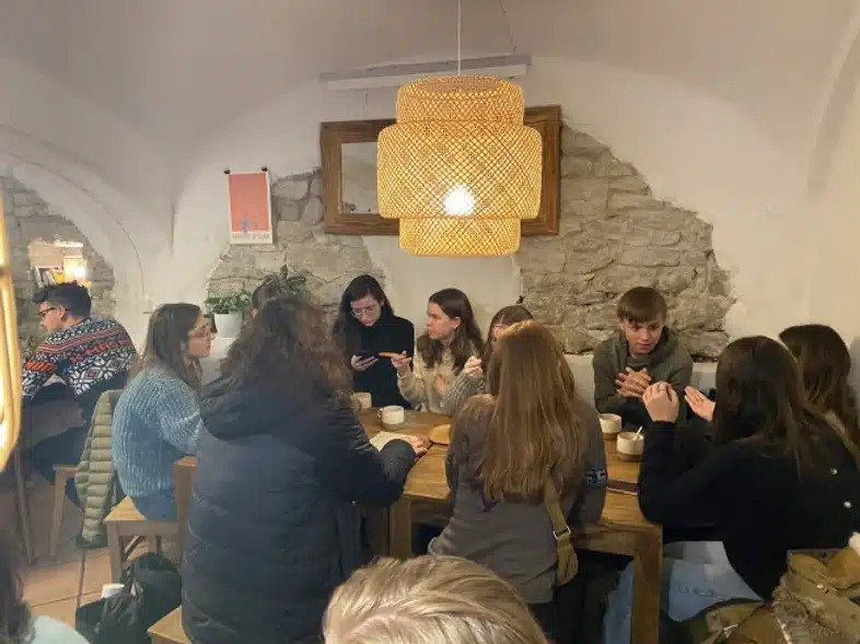 Ouverture internationale 61 52e92f_051e658bdd014a24a737737b0c54dfe1~mv2