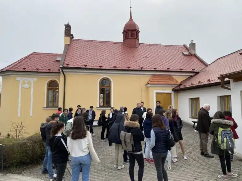 Ouverture internationale 1195 52e92f_0a3681e7e4d64773a954f875ea99a518~mv2