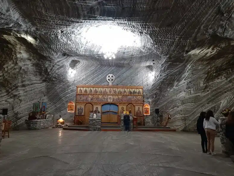 Ouverture internationale 879 52e92f_0d05a372e5b84bb98d4b134e064cc356~mv2