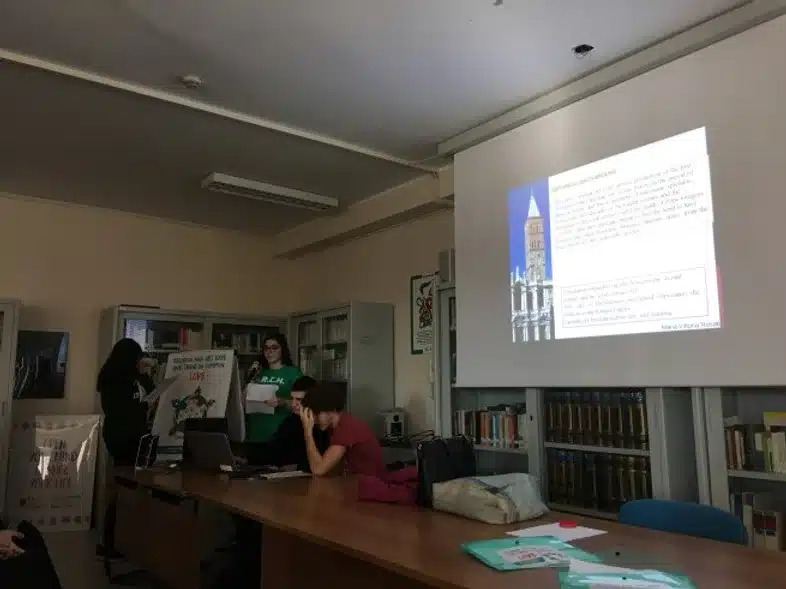 Ouverture internationale 1327 52e92f_0d3790132a96482f9e6542ddb86cbe64~mv2