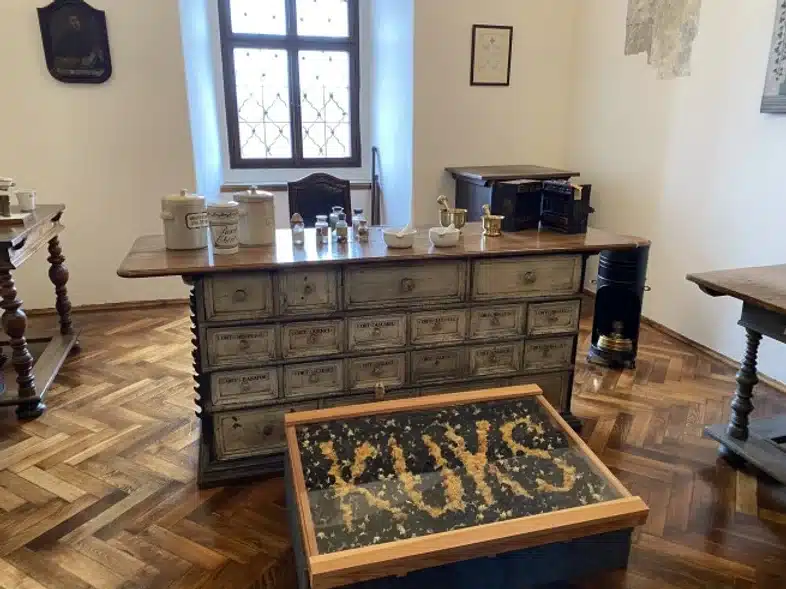 Ouverture internationale 1164 52e92f_0d90ec339fa344499b81385c40a60b1f~mv2