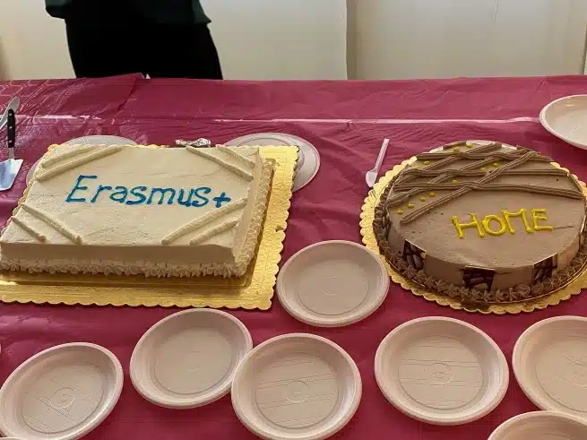 Ouverture internationale 169 52e92f_0f233fc7b9aa4664a5a9439b748740b7~mv2