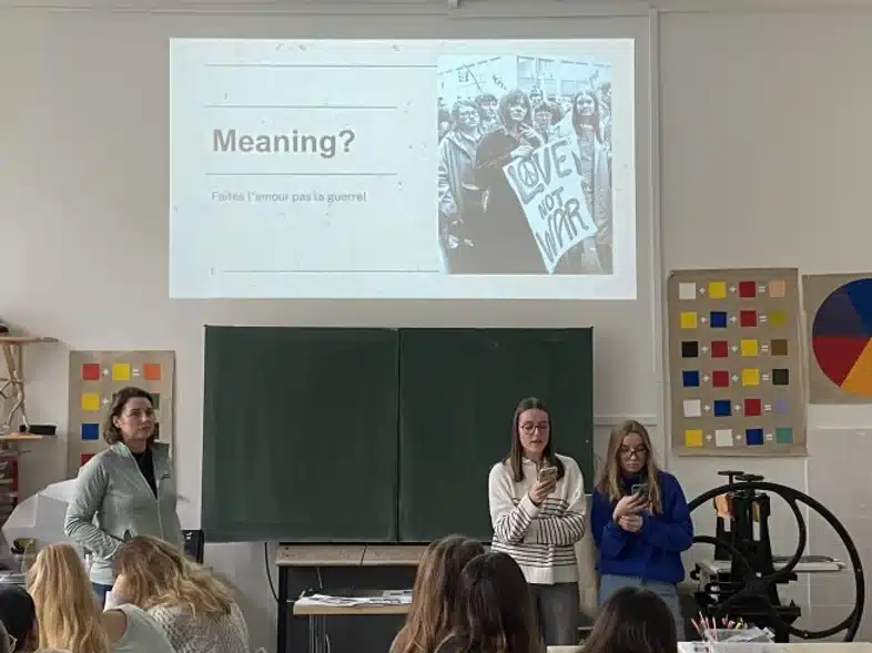 Ouverture internationale 120 52e92f_14dcdb5dbb3548bc990c96542c1846e4~mv2