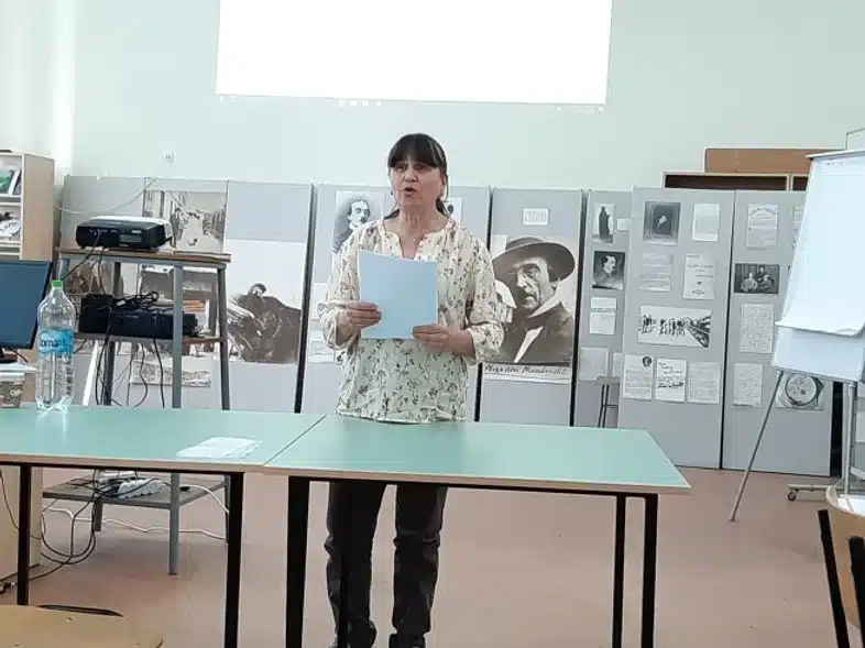 Ouverture internationale 804 52e92f_1581b25112e048d6ba110eecfc4e4a50~mv2