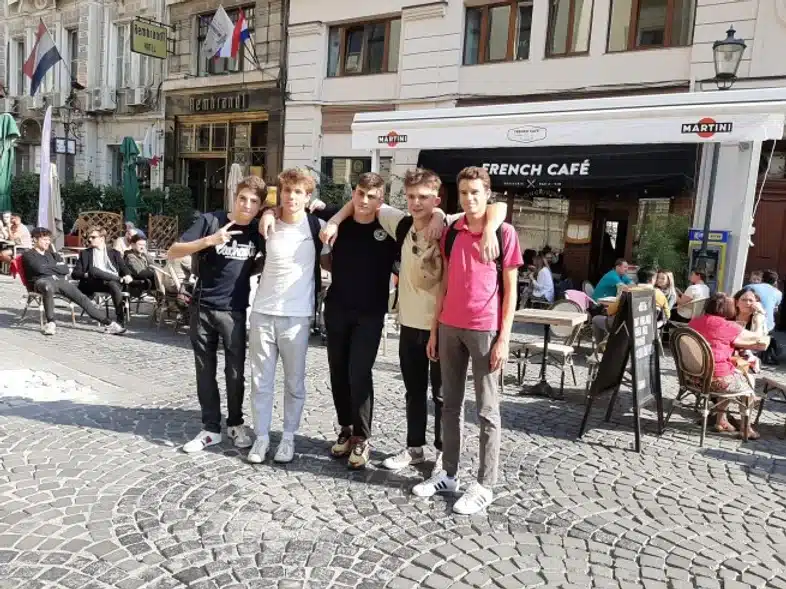 Ouverture internationale 901 52e92f_16ca15aa808d4ed18e390de9b9aa9998~mv2