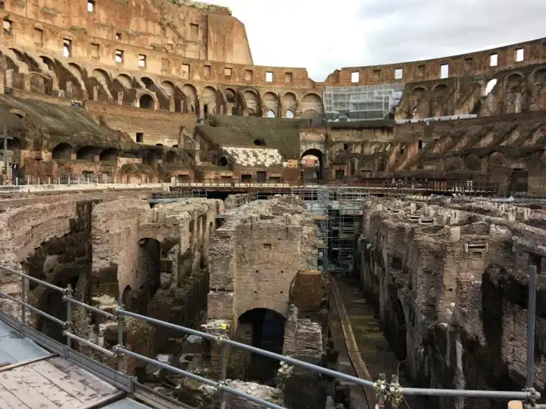 Ouverture internationale 1317 52e92f_183ce79500f64894922fc8590b743cd8~mv2