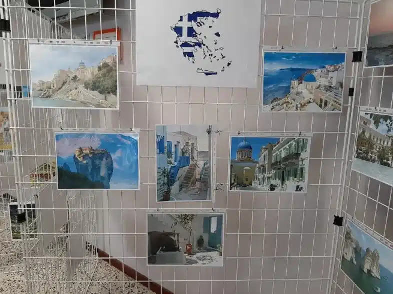 Ouverture internationale 619 52e92f_18c15a4cd9264b89a890f8cdcb9a47d4~mv2