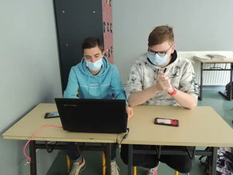 Ouverture internationale 352 52e92f_1a9a44981adf42feab27c9a82a82c4e0~mv2