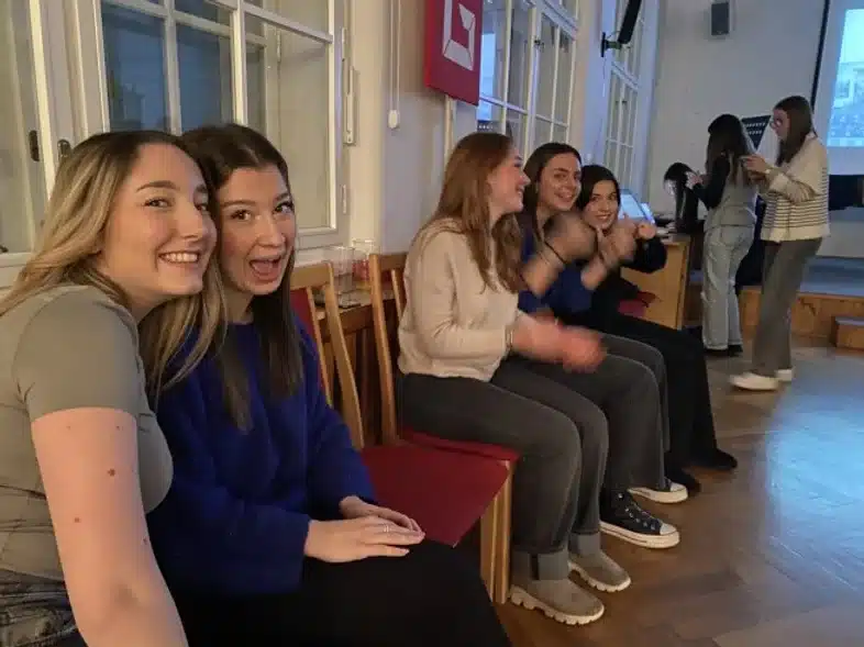 Ouverture internationale 113 52e92f_1dc599aca7f546a7b8249ec6edda4936~mv2