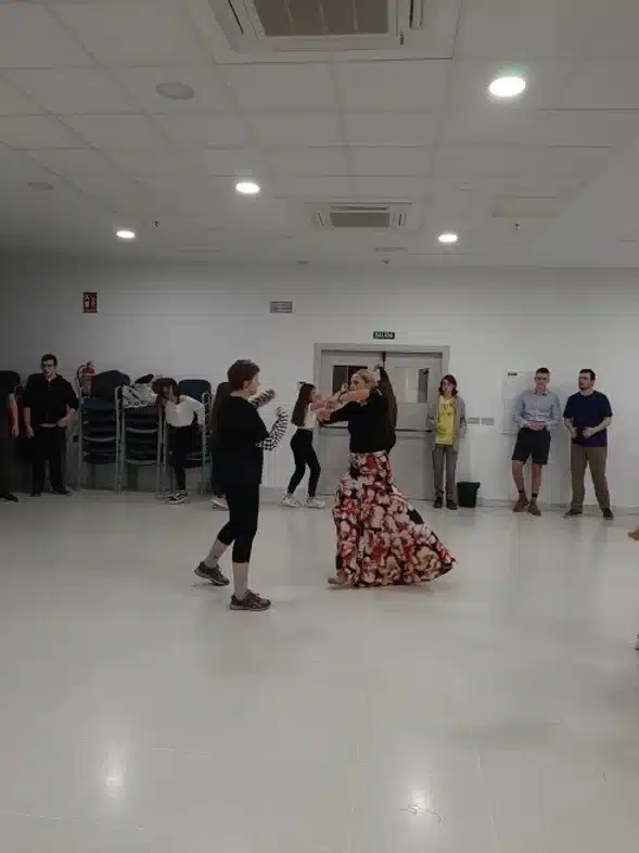 Ouverture internationale 965 52e92f_1e909bcb33e34495aedb7c3cc8cecddd~mv2