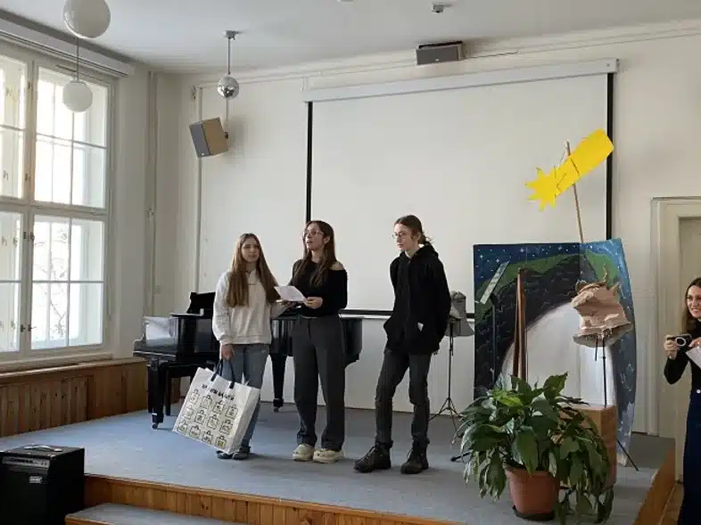 Ouverture internationale 49 52e92f_1f49df85e91046da90edaa951d210062~mv2