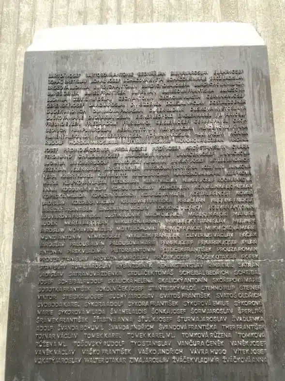 Ouverture internationale 77 52e92f_23229342a7534e538e28b4ab33f3e3e5~mv2