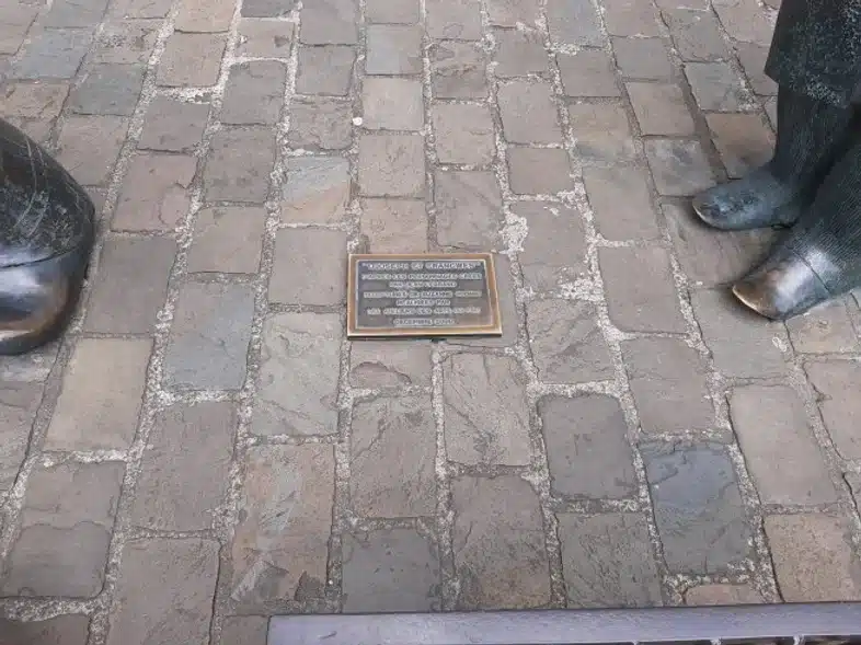 Ouverture internationale 661 52e92f_2387dcc46b0d4eacaa88dd922c22df9f~mv2