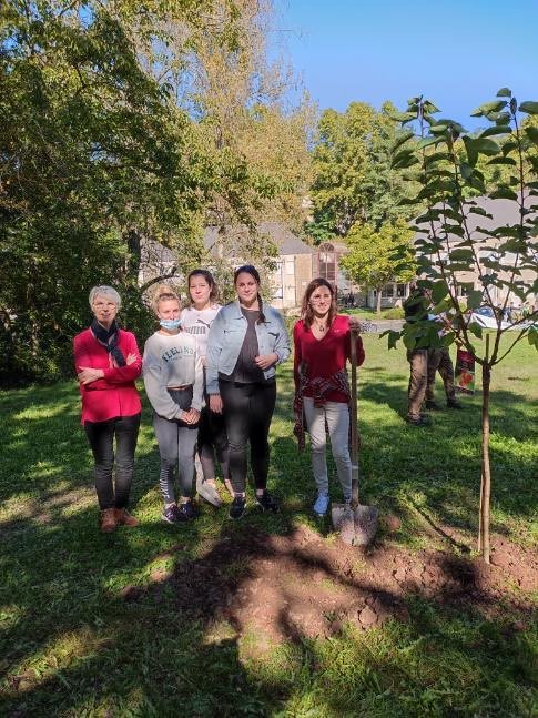 Ouverture internationale 1201 52e92f_25b23414571143fda102837283e1384d~mv2