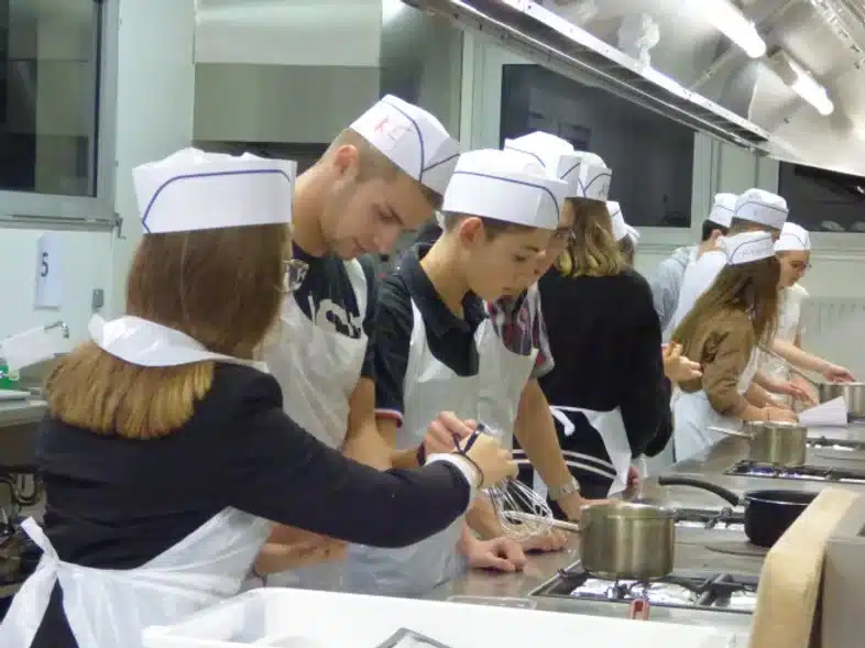 Ouverture internationale 1053 52e92f_2786986641e14d8eb6a0346722a2316b~mv2