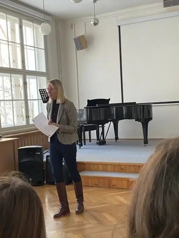 Ouverture internationale 52 52e92f_27fb75bc03eb49b68684a05d261d20fd~mv2