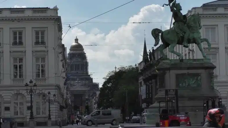 Ouverture internationale 426 52e92f_2ab70a6d0b434711bf078a4ed2cea15d~mv2