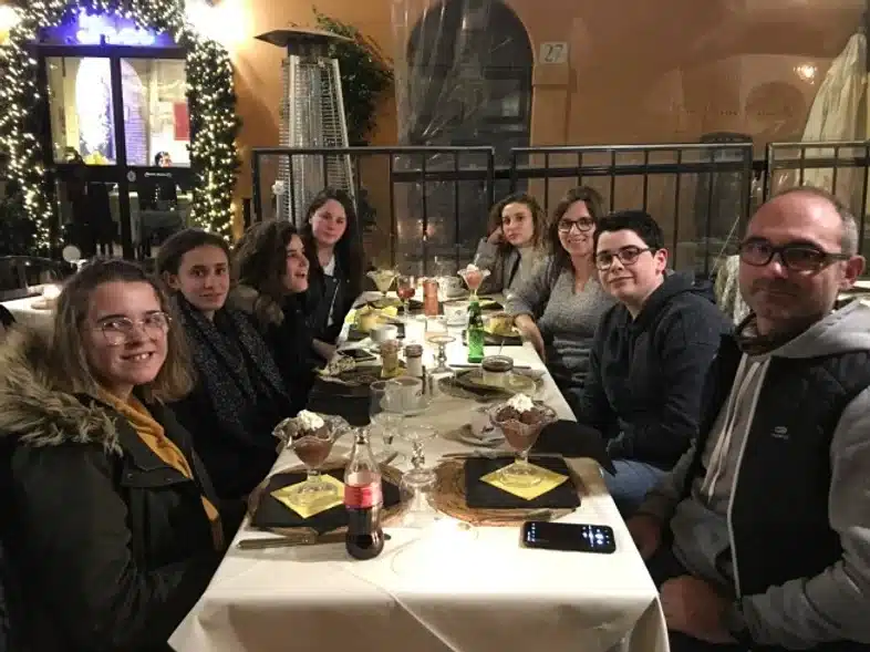 Ouverture internationale 1326 52e92f_2bd845f32de445a1a64e8aa6b7da37c6~mv2