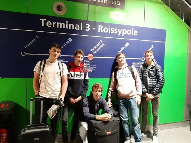 Ouverture internationale 725 52e92f_30e70da41d6d40d390a43ae139c89ed0~mv2