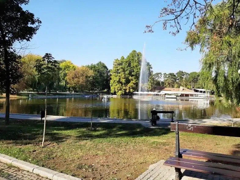 Ouverture internationale 816 52e92f_3b88011ef97b440e95c4d0db1f2ad3c4~mv2