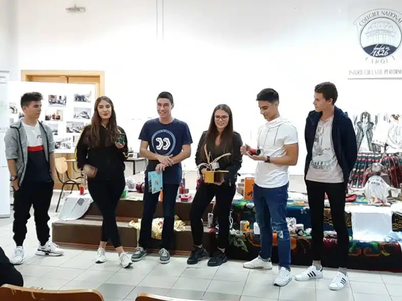 Ouverture internationale 809 52e92f_3bf2576c7d04443c8e78659a1348fd75~mv2