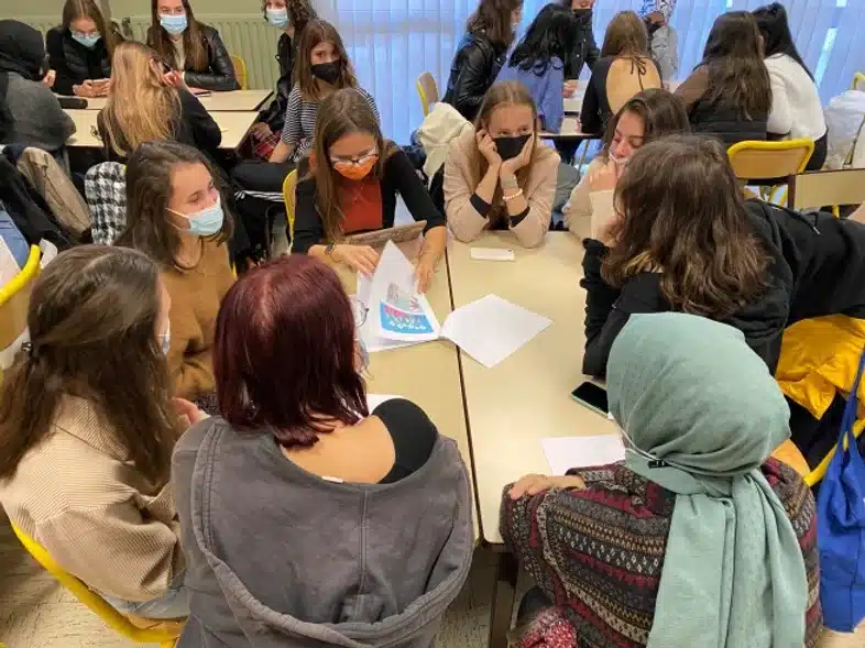 Ouverture internationale 1212 52e92f_3db83314801a42d4afa735078b9159fd~mv2