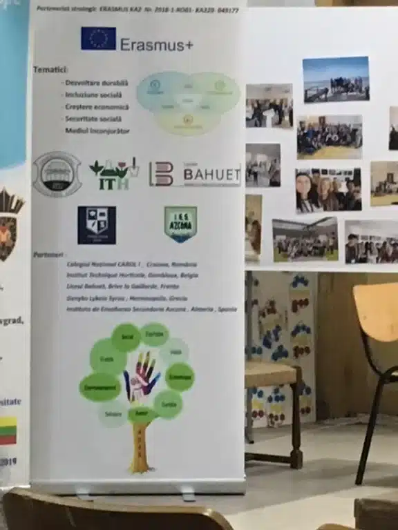 Ouverture internationale 919 52e92f_3f5d14f2cc5042839c3378180d28d0a5~mv2