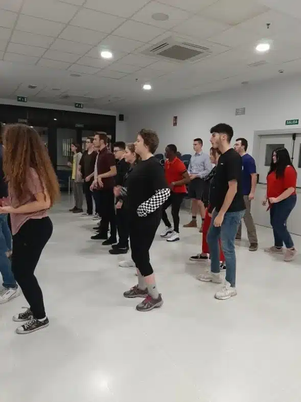 Ouverture internationale 953 52e92f_3fa46d5f7d624166ad4800b312744910~mv2