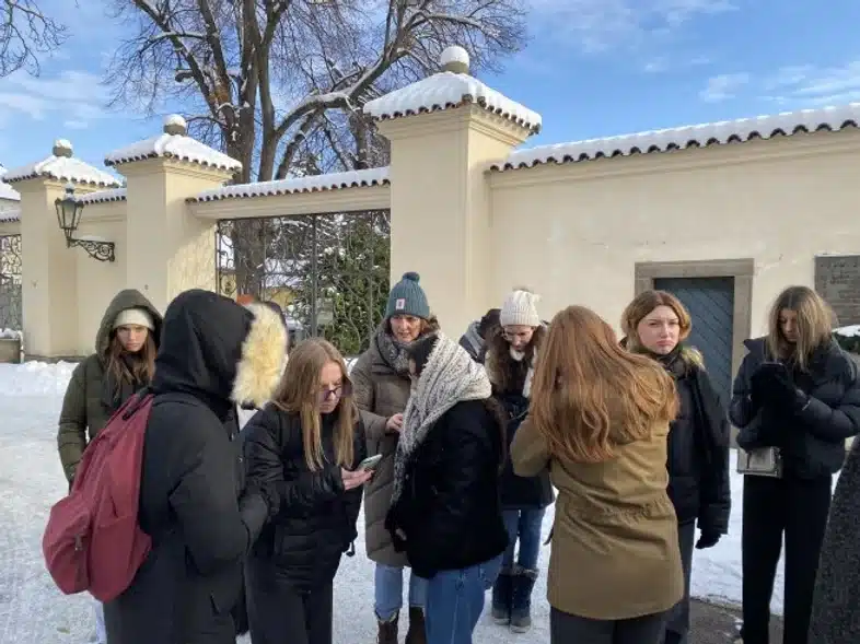 Ouverture internationale 15 52e92f_3fa5ddf76c6d4c23a22ec805e8610583~mv2