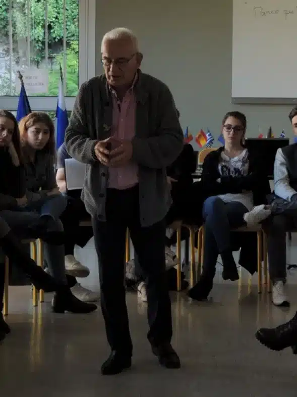 Ouverture internationale 998 52e92f_41826f50314c4b3bbde396b94bc2e20b~mv2