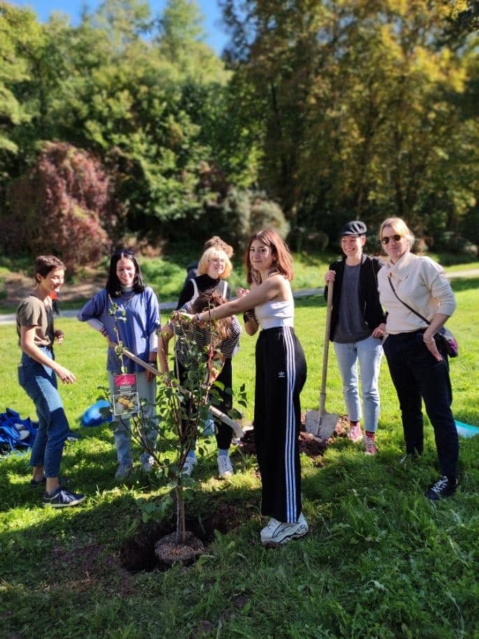 Ouverture internationale 1205 52e92f_423fa146e1da4759a8f3df9fa91c61b1~mv2