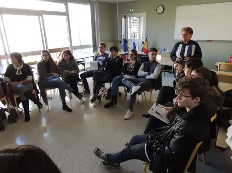 Ouverture internationale 1003 52e92f_470ac993109f4ff4bf0a0e03db896b62~mv2