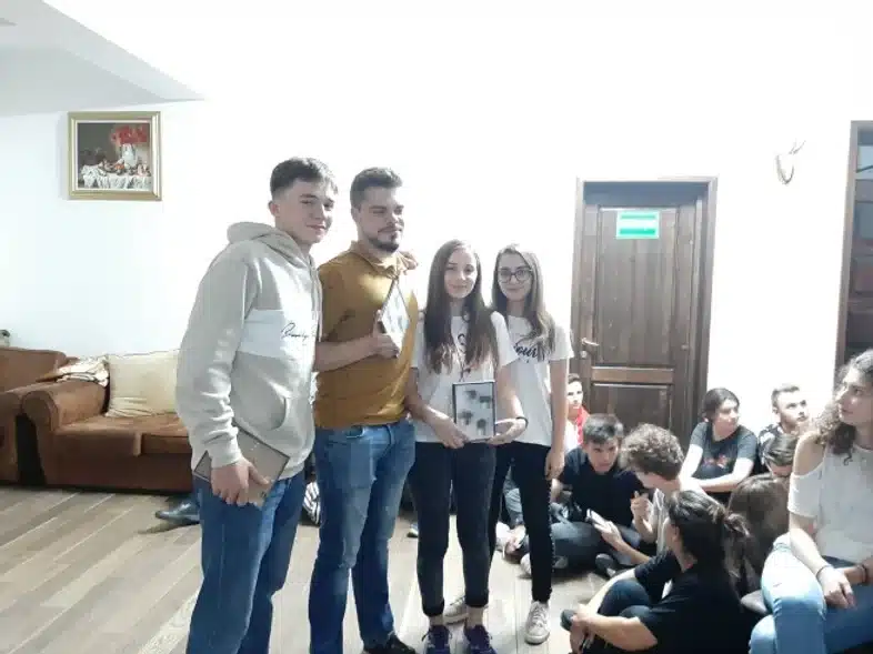 Ouverture internationale 856 52e92f_4a1c5ee416eb4c63becdc590b2108ad9~mv2