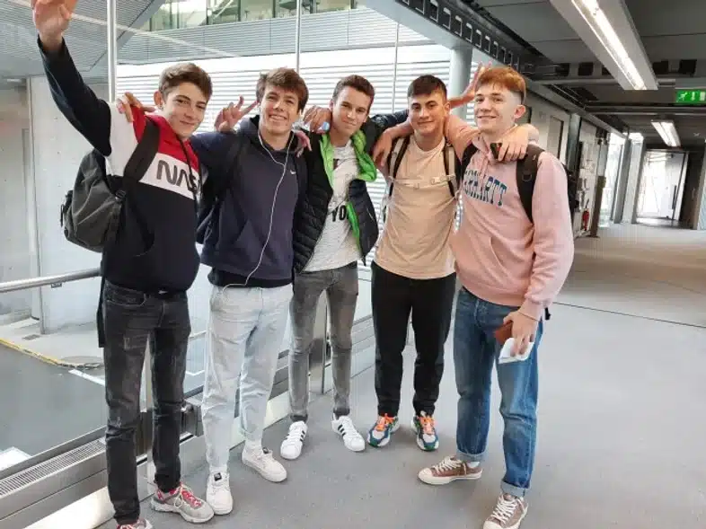 Ouverture internationale 741 52e92f_4b2f003aa29f4d7c99436c5ea8eb1f48~mv2