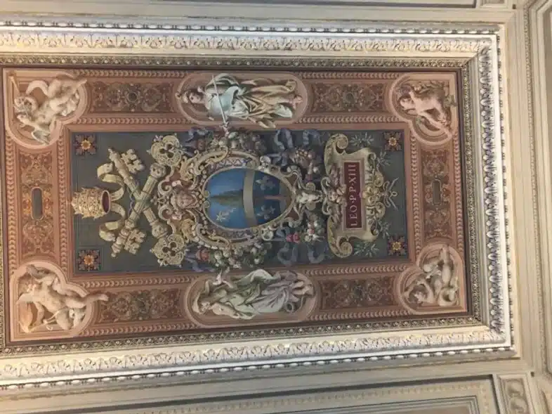 Ouverture internationale 1305 52e92f_4c1240655ad8446fa98f42adbd1d2adc~mv2