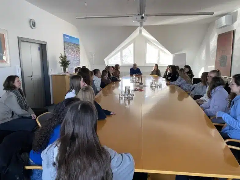 Ouverture internationale 39 52e92f_4c4bae178f7e49be8ef54b9209cf9621~mv2